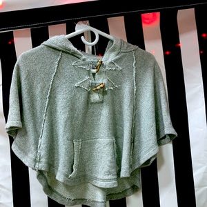 Grey short sleeve sweater